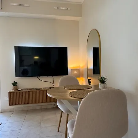 Apartament Victoria - Carre D'or - Terrasse - 50 M Mentona